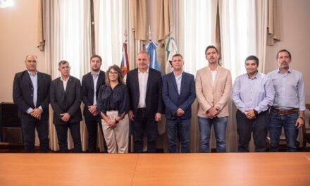 De Rivas anunció una reducción de cargos políticos y reestructuración de gabinete