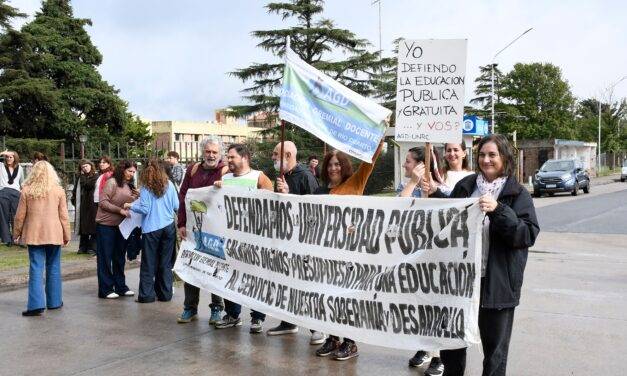 “La universidad no se apaga”: jornada de protesta en la UNRC por el financiamiento educativo