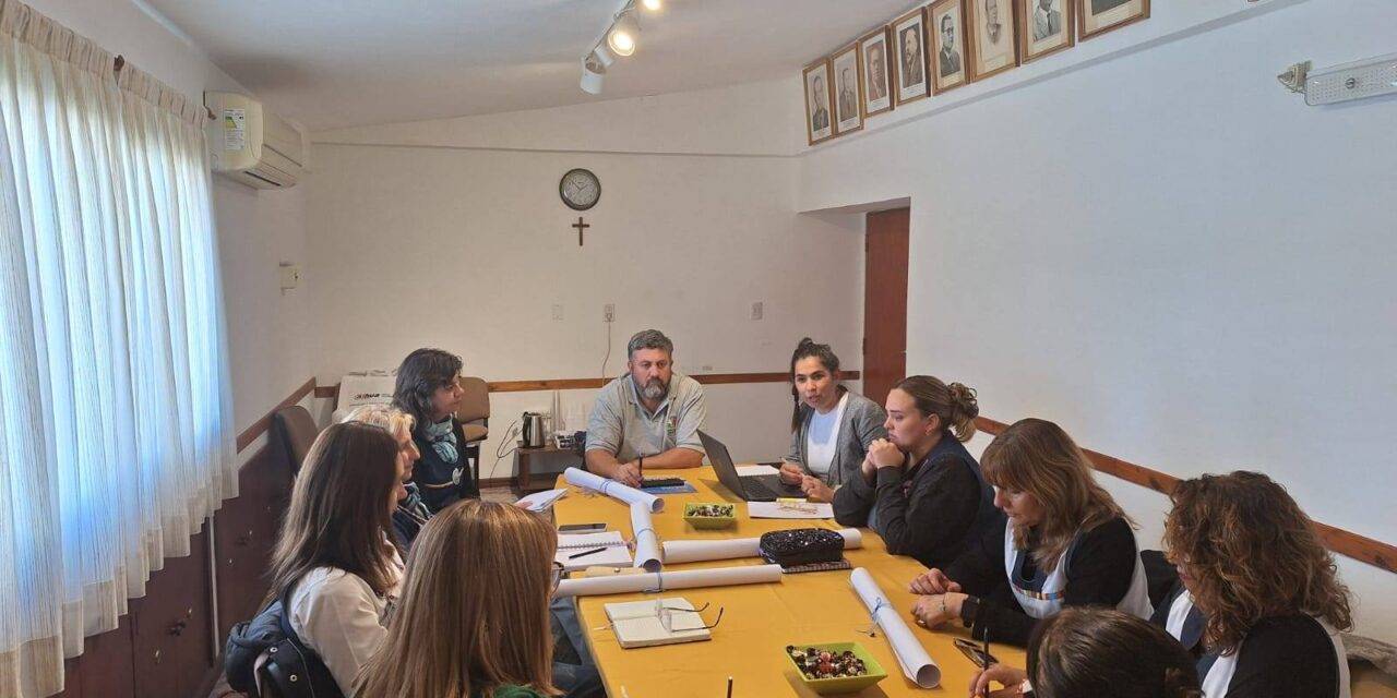 Ucacha fortalece el trabajo educativo y sumará cámaras de seguridad en escuelas rurales