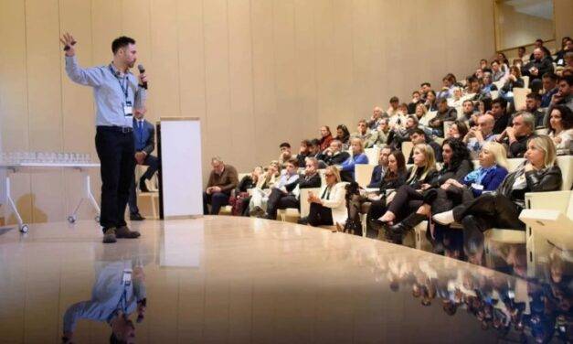 Una startup argentina lleva la inteligencia artificial a PyMEs en 19 países