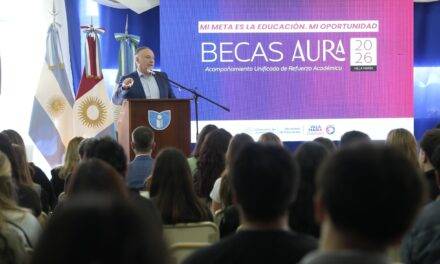 Villa María: el municipio entregó 300 becas A.U.R.A a estudiantes de nivel superior