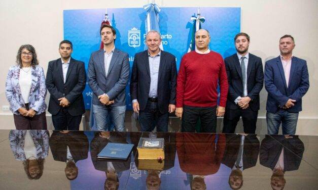 Río Cuarto: De Rivas puso en funciones al nuevo gabinete municipal