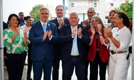 Arroyito: Llaryora inauguró el nuevo edificio de la Escuela ProA