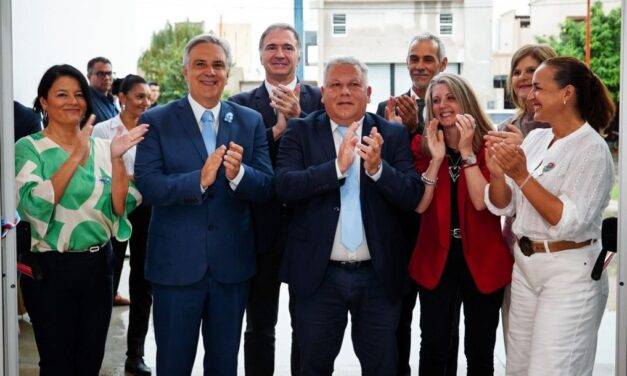 Arroyito: Llaryora inauguró el nuevo edificio de la Escuela ProA