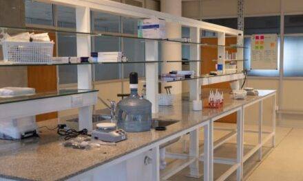 La UNC inauguró un laboratorio especializado para emprendimientos científicos y proyectos de innovación