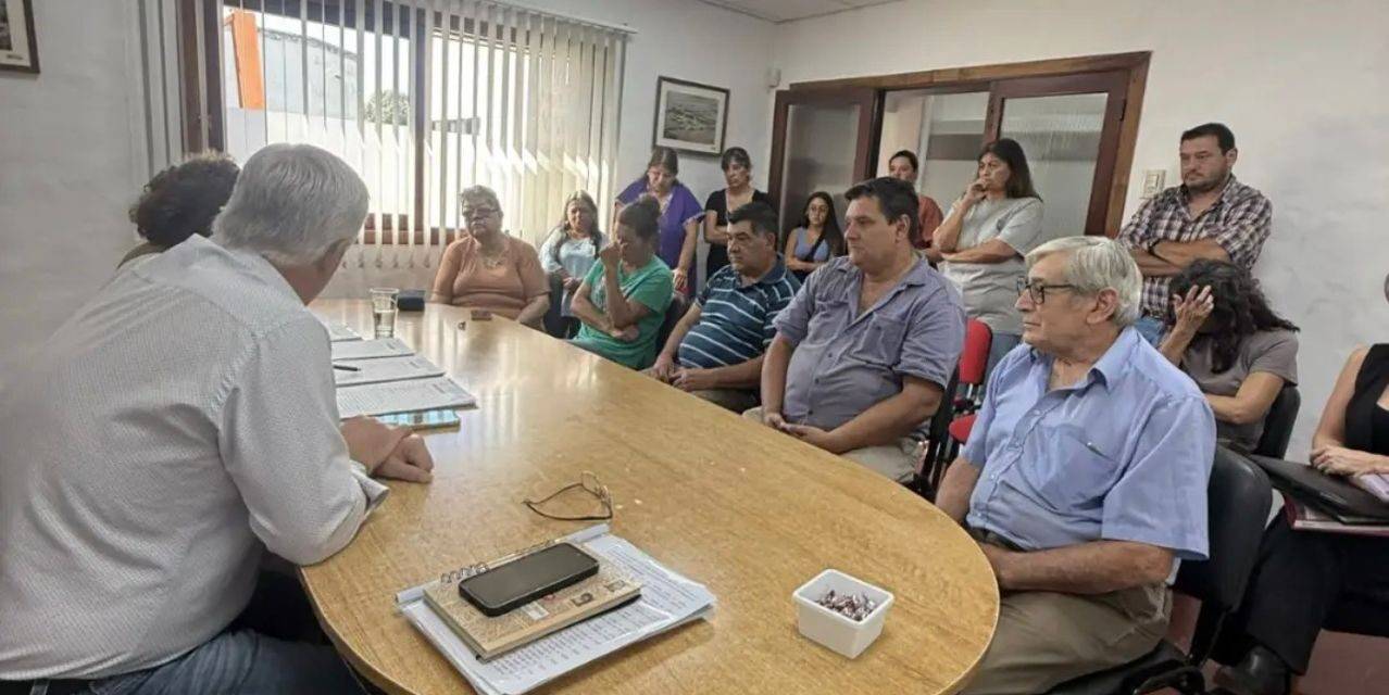 Familias de Los Cisnes recibieron escritura