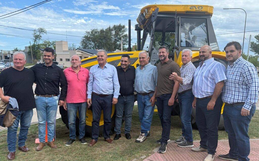 Pueblo Italiano: Entregan aportes de Buenas Prácticas Agropecuarias y maquinaria para fortalecer la infraestructura rural