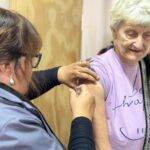 Villa Nueva realizó una jornada de vacunación antigripal para adultos mayores