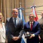 Llaryora encabezó una reunión con el PNUD y recibió a su representante en Argentina