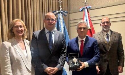 Llaryora encabezó una reunión con el PNUD y recibió a su representante en Argentina