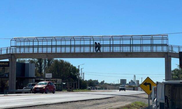 Santa Catalina inauguró una pasarela peatonal que mejora la seguridad y conecta al pueblo