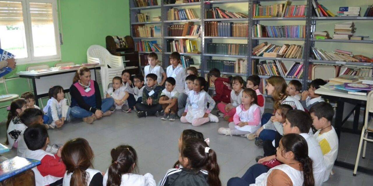 La Cautiva celebró el Día del Libro con una jornada cultural en la biblioteca popular