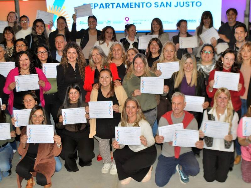 San Francisco: Entregaron certificados de Diplomatura en Acompañantes Comunitarias contra la Violencia de Género