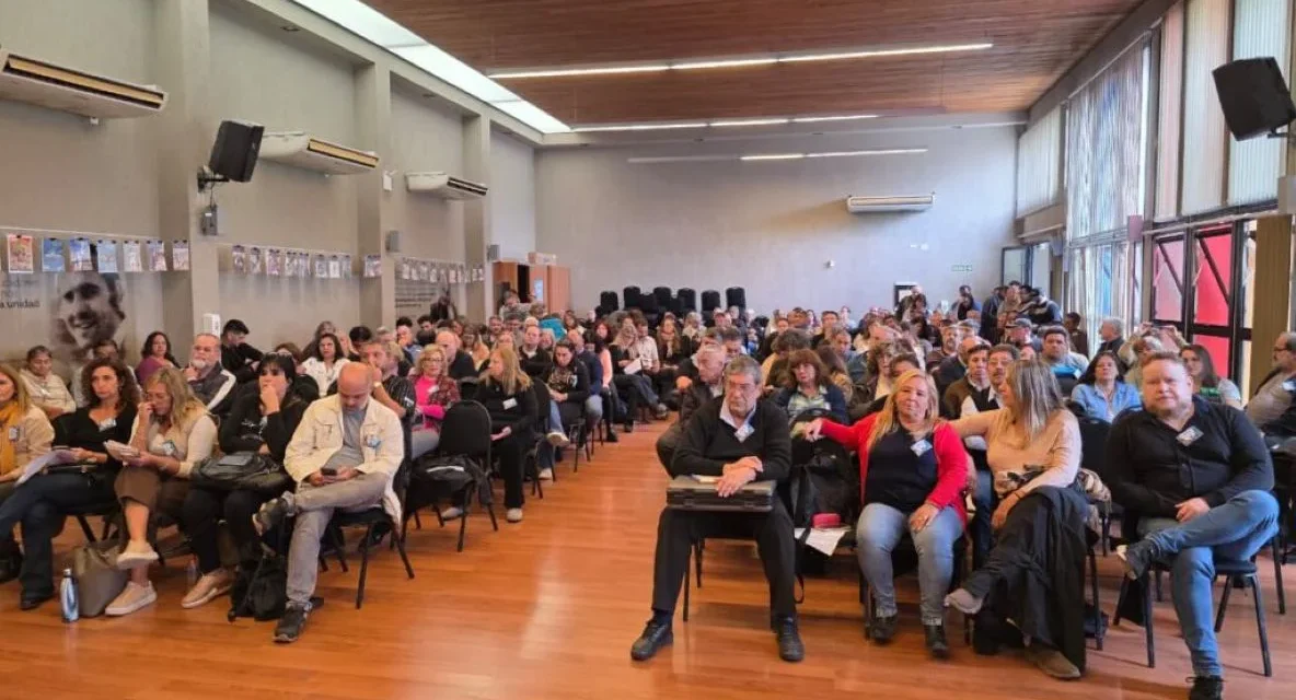 La Asamblea Provincial de UEPC aprobó la última propuesta salarial de la Provincia
