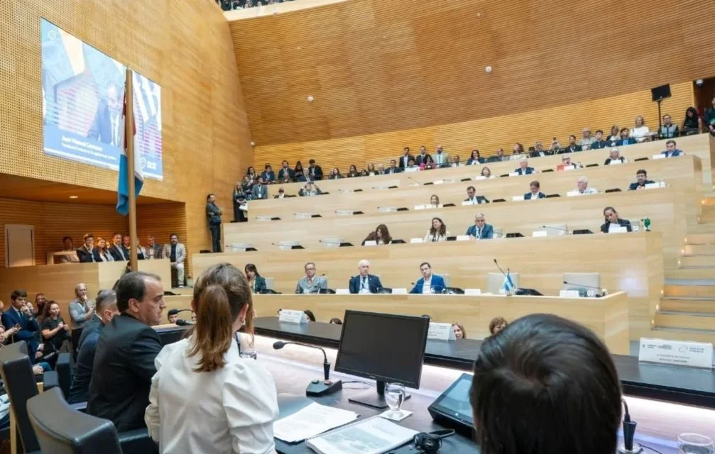 La Legislatura de la Provincia aprobó la «prohibición de cuidacoches ilegales»