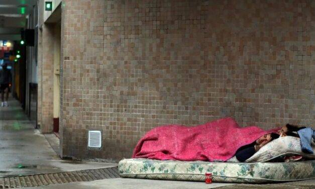 La UCA alerta de que la baja de la pobreza es una «ficción» que no llega al bolsillo