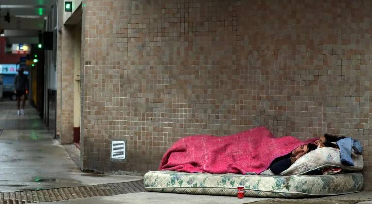 La UCA alerta de que la baja de la pobreza es una «ficción» que no llega al bolsillo