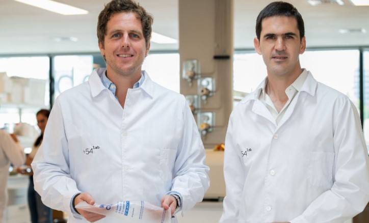 Startup argentina crea un biomaterial que le pisa los talones al plástico y ya usan grandes empresas