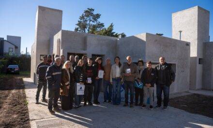 Almafuerte concretó una nueva entrega de viviendas del plan “Tu Casa I”