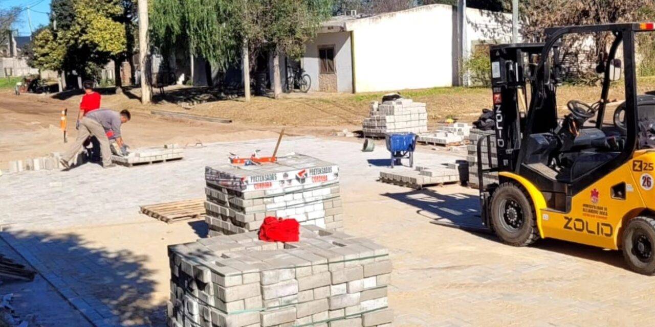 Alejandro Roca avanza con nuevas obras de adoquinado