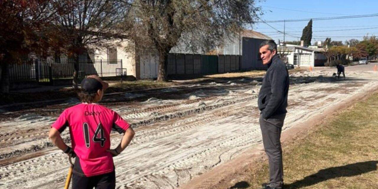 Villa Valeria avanza con nuevas obras de adoquinado