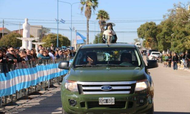 Holmberg celebró sus fiestas patronales con desfile, misa y apoyo del Gobierno provincial