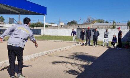 Coronel Moldes fue sede de prácticas de preselección de bochas con jóvenes de todo el país