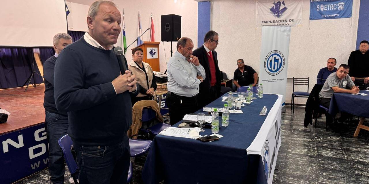 La CGT encabezó un encuentro de trabajadores y debatió la modernización laboral