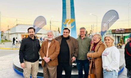 Las Higueras inauguró la restauración del histórico monumento “Los Avioncitos”