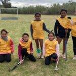 Los Cisnes vivió una jornada regional de hockey con participación de clubes y familias
