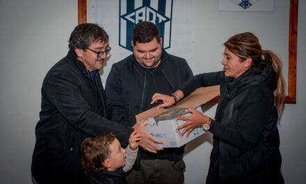 Río Tercero fortalece la seguridad en los clubes con capacitaciones en RCP y entrega de desfibriladores