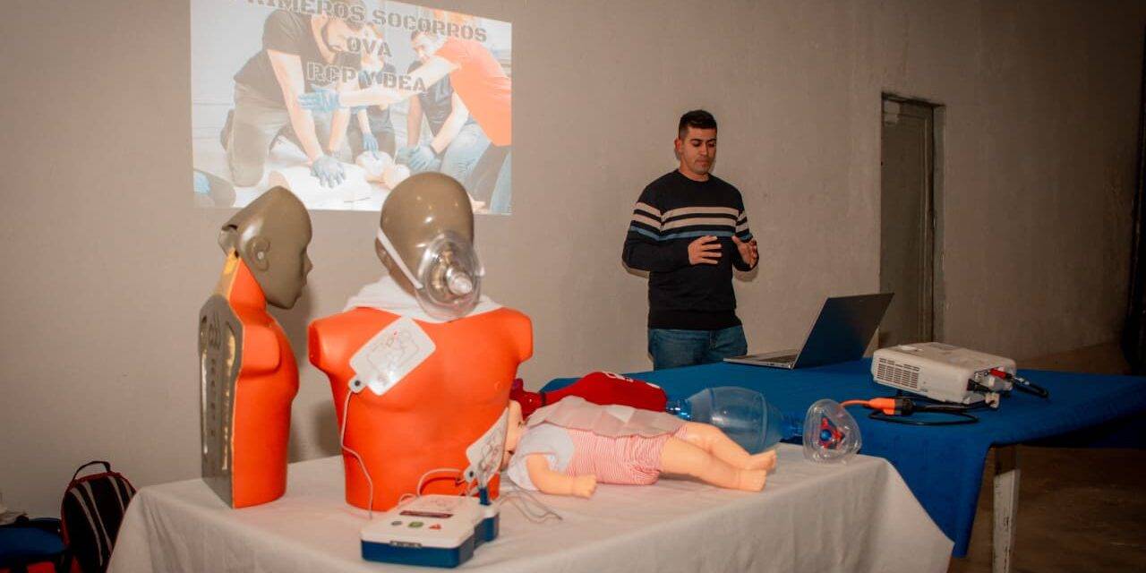 Río Tercero continúa capacitando a clubes en RCP