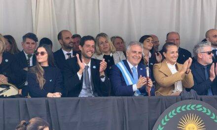 Villa Nueva vivió un histórico 25 de Mayo: más de 20 mil personas acompañaron el gran Desfile Patrio Cívico Militar del Bicentenario