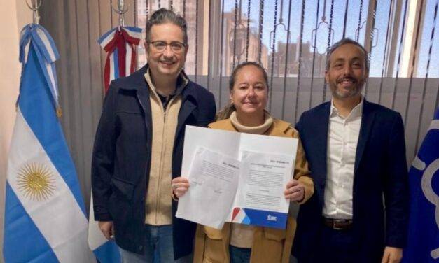 Del Campillo firmó un convenio provincial para avanzar con obras de cordón cuneta y adoquinado
