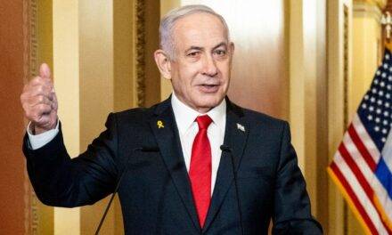 NETANYAHU ENCUBIERTO EN LA DOCTA