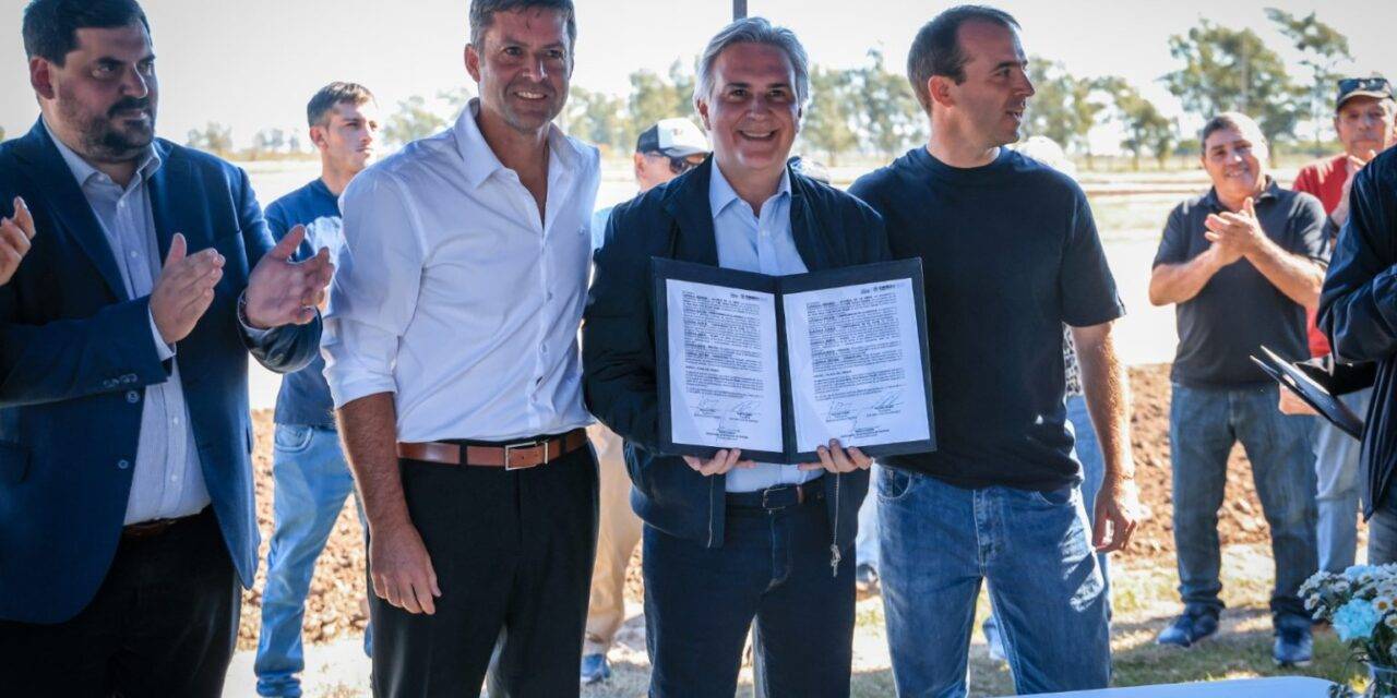Un hito deportivo para Laboulaye: Llaryora inauguró una cancha de hockey olímpica