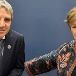 El FMI le pide al Gobierno aumentar el monotributo y que más trabajadores paguen el Impuesto a las Ganancias