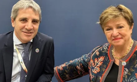 El FMI le pide al Gobierno aumentar el monotributo y que más trabajadores paguen el Impuesto a las Ganancias