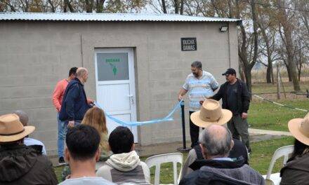 Ucacha: el Club Alas Coloradas inauguró nuevas duchas y avanza en obras para recuperar su laguna