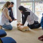 Bomberos Voluntarios de Arias brindaron capacitación en RCP y primeros auxilios