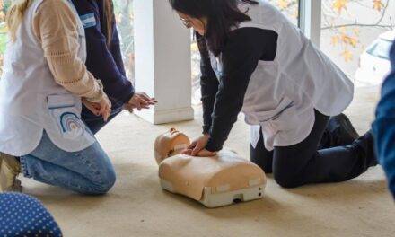 Bomberos Voluntarios de Arias brindaron capacitación en RCP y primeros auxilios