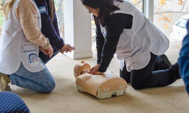 Bomberos Voluntarios de Arias brindaron capacitación en RCP y primeros auxilios
