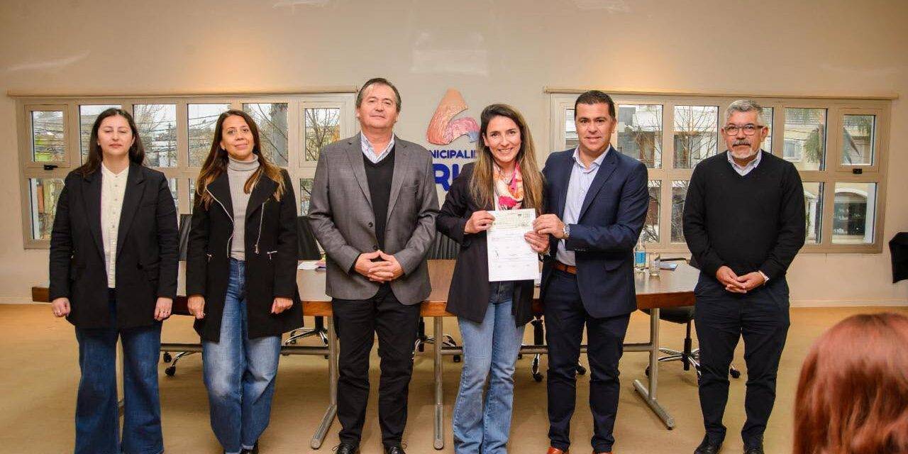 Arias recibió subsidios provinciales para fortalecer el trabajo de instituciones locales