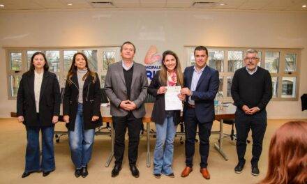 Arias recibió subsidios provinciales para fortalecer el trabajo de instituciones locales