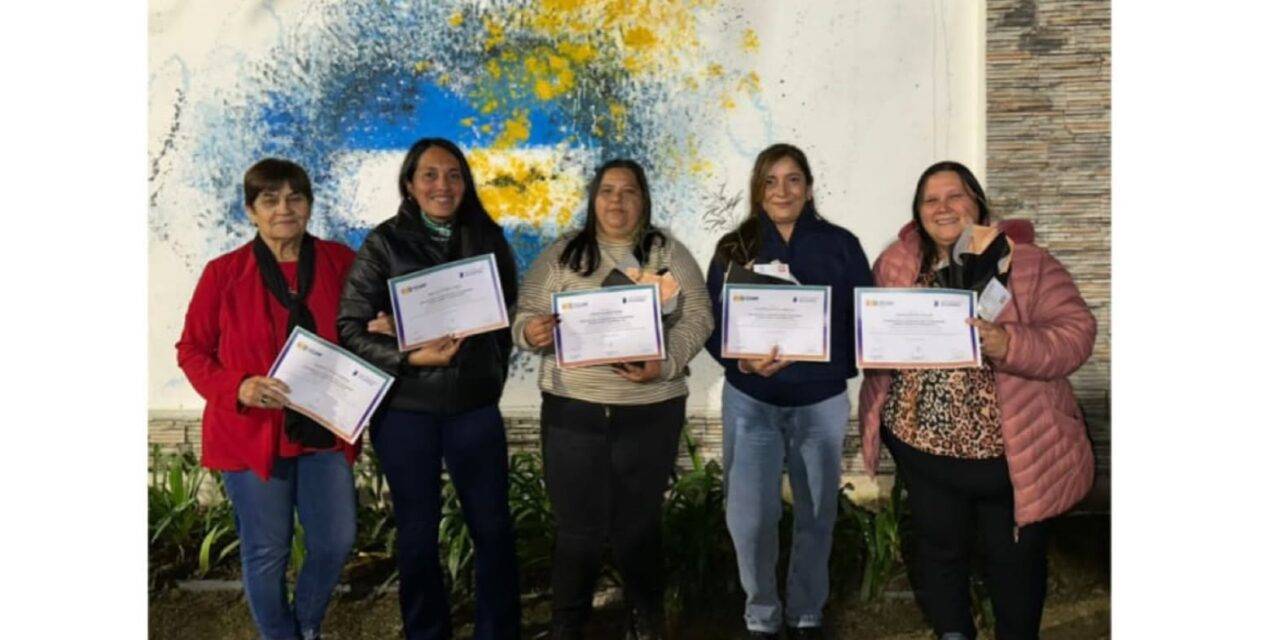 Charras fortalece la atención de los adultos mayores con más personal capacitado