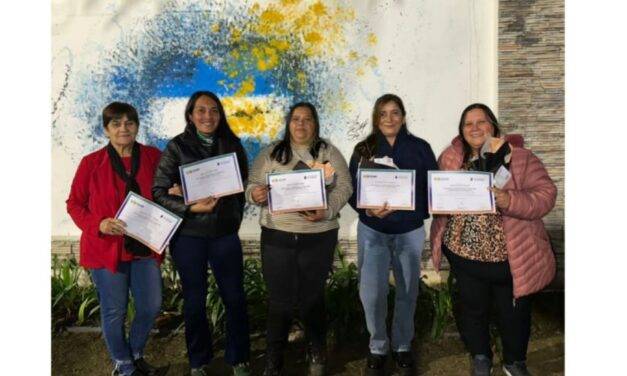 Charras fortalece la atención de los adultos mayores con más personal capacitado