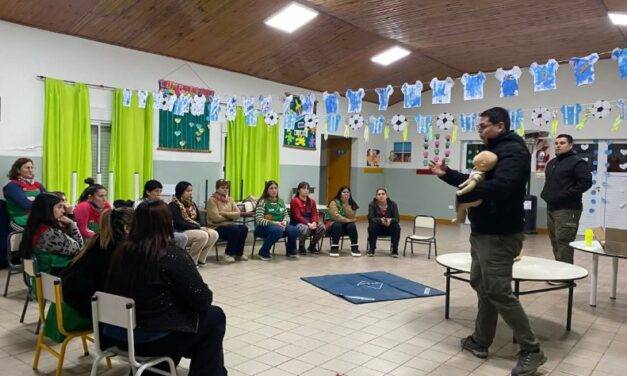 Huinca: capacitaron en primeros auxilios al personal del Centro de Cuidados Infantiles «Pasitos»
