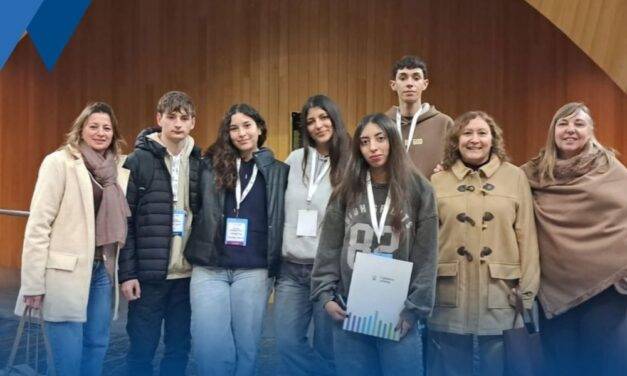 Jóvenes de Villa Valeria participaron de una experiencia legislativa en Córdoba