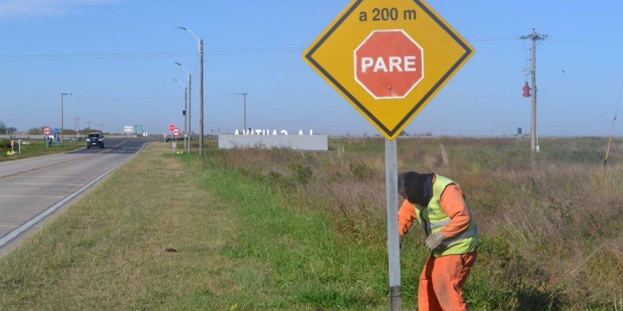 Instalaron nueva señalización en el acceso a La Cautiva para reforzar la seguridad vial