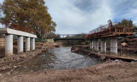 Nuevo puente en Santa Rosa de Calamuchita: ya se observan las columnas que sostendrán la estructura